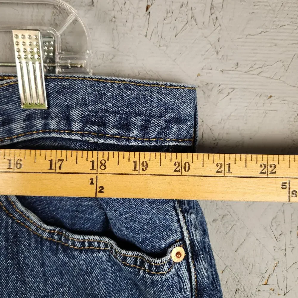 Levis measurements photos